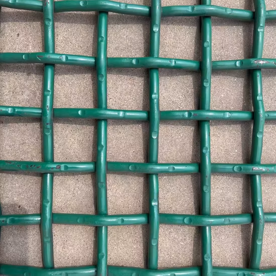 Forte struttura tessuta a rete del frantoio del vaglio vibrante La miniera che setaccia l'acciaio del ferro unito pesante della rete metallica